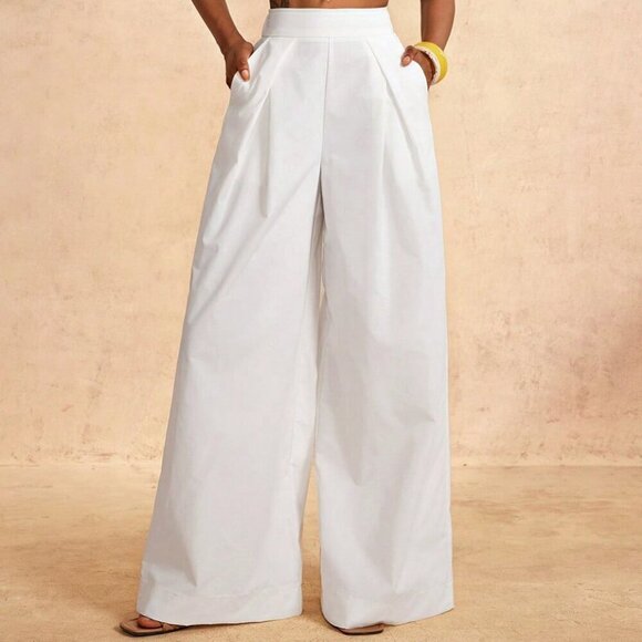 White Elegant Women's Beach Vacation One-Shoulder Chest Knotted crop top & pants - Picture 6 of 7